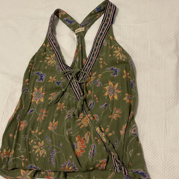 Hollister, green floral, print top women’s size small - Picture 3 of 7